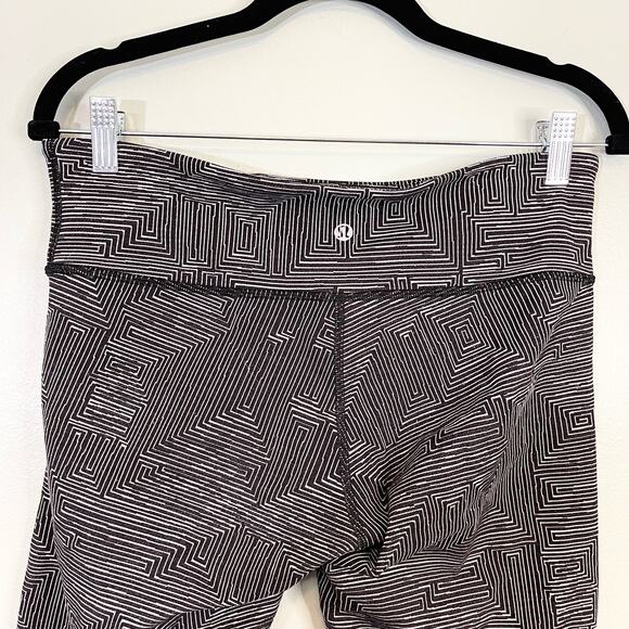 Lululemon Womens Activewear Under Crop Athletic High Rise Leggings Size 8 - Picture 5 of 8